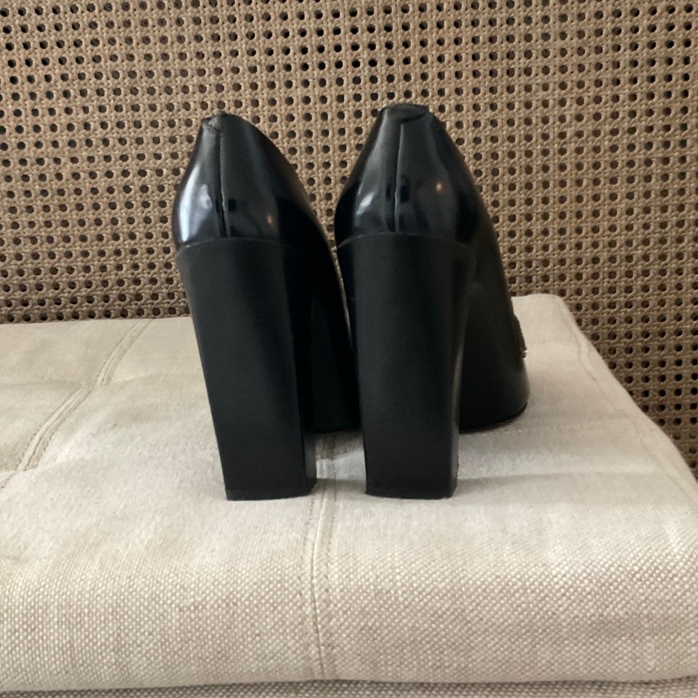 Chloe Black and Gold Heels - Picture 4 of 5